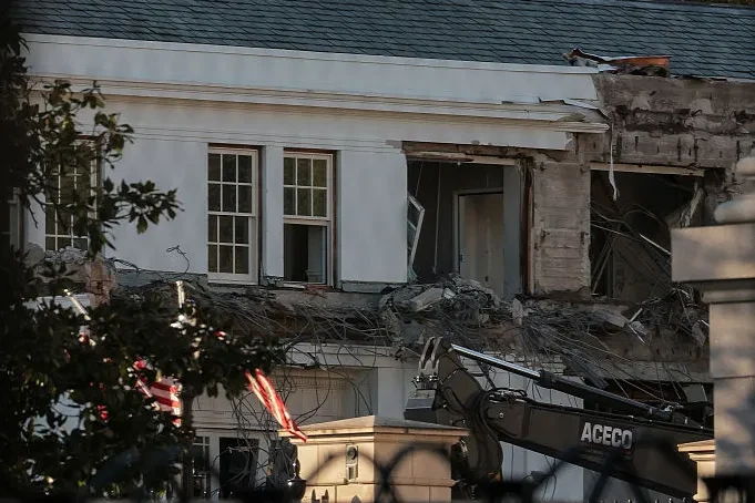 White House Staff Largely Unbothered by East Wing Demolition Amid Government Shutdown